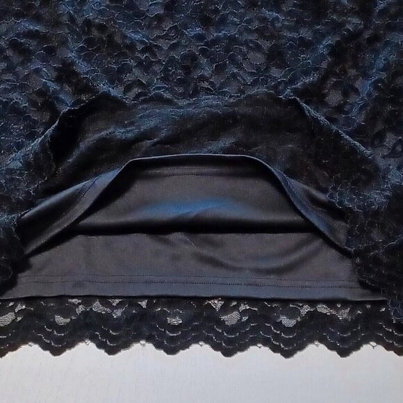NWT Teddi Rose Ladies' Lace Top Crew Neck Black Velvet Floral Sz S New - Picture 4 of 6